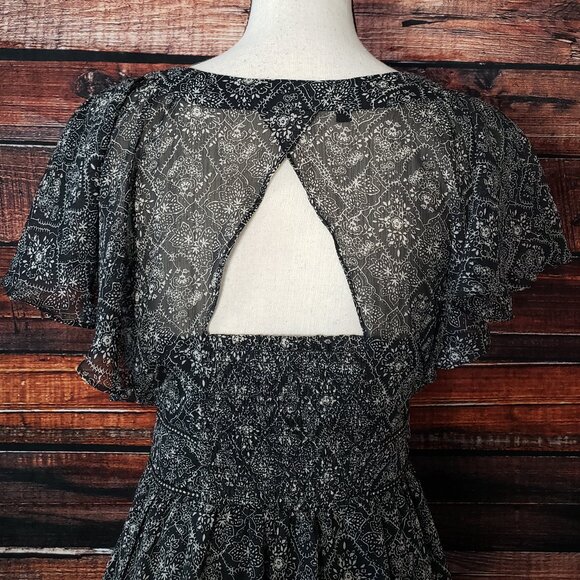 GUESS Dress Size 7 Black White Floral Cutout Side Zip Flutter Sleeve Sheer - Picture 7 of 14